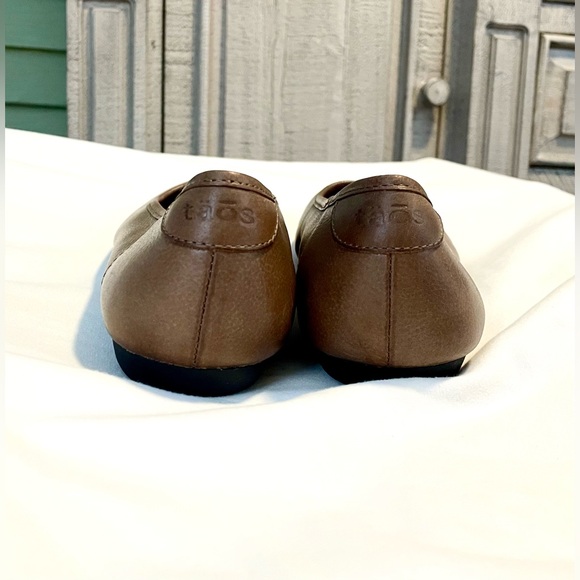 *EUC* TAOS Rascal - Women's Size 10 - Beige/Taupe Leather - Comfort/Ballet Flats - Picture 3 of 8